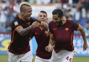 la-gioia-dei-giocatori-della-roma-dopo-il-gol-di-manolas-che-ha-sbloccato-il-risultato-con-il-carpi